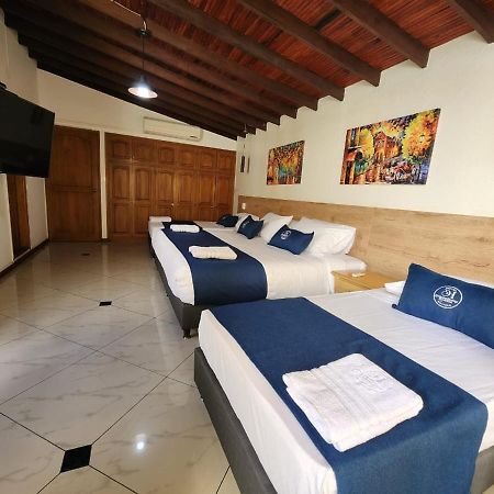 Hotel Boutique Deluxe Home מדיין מראה חיצוני תמונה