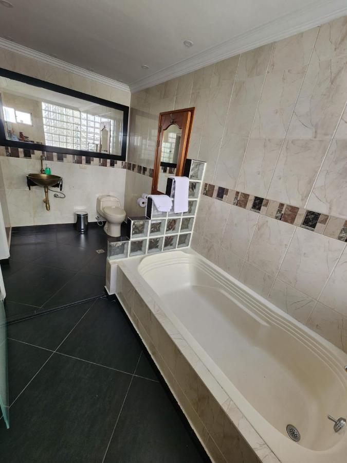 Hotel Boutique Deluxe Home מדיין מראה חיצוני תמונה