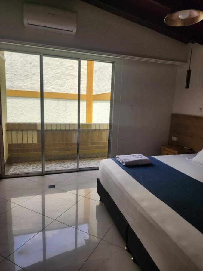 Hotel Boutique Deluxe Home מדיין מראה חיצוני תמונה
