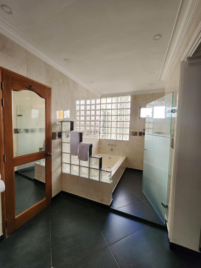 Hotel Boutique Deluxe Home מדיין מראה חיצוני תמונה